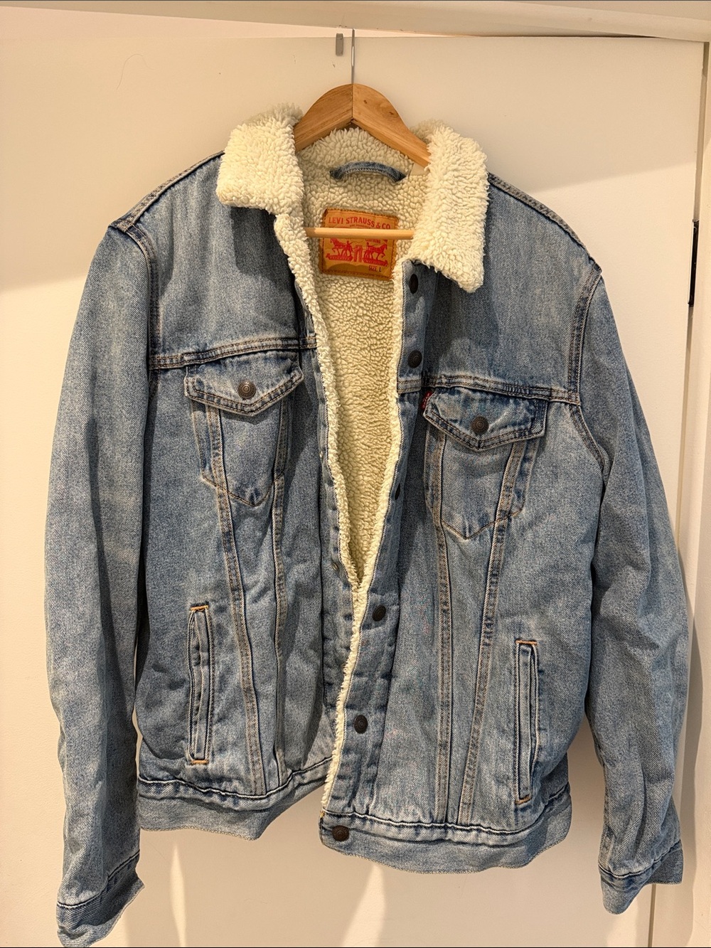 Levi's Light Blue Denim Jacket with Cream Sherpa Lining